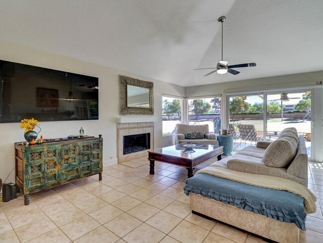 Building Photo - 77897 Woodhaven Dr S