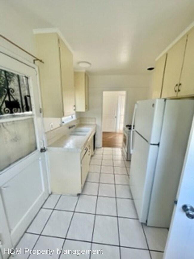 Building Photo - 2 br, 1 bath House - 2146 W. 78th Place