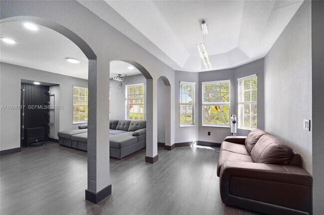 Foto del edificio - 1010 Belmont Pl