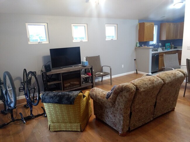 Foto del edificio - COZY 3 Bed 2 Bath Ranch Style Condo in Bou...