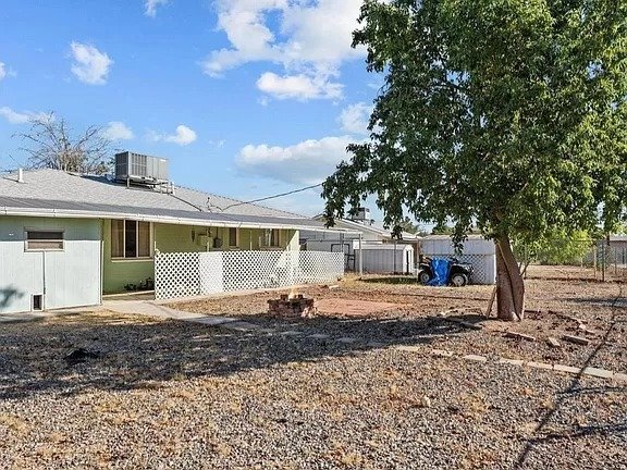 Building Photo - home