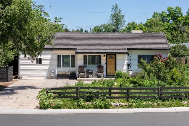Foto del edificio - 3028 S Glencoe St