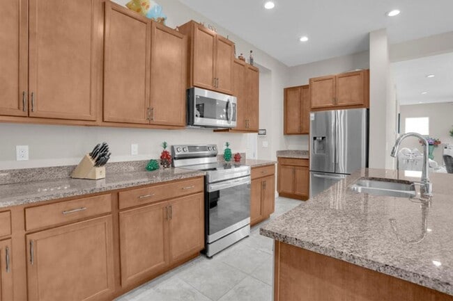 Building Photo - 15866 Orchard Dr