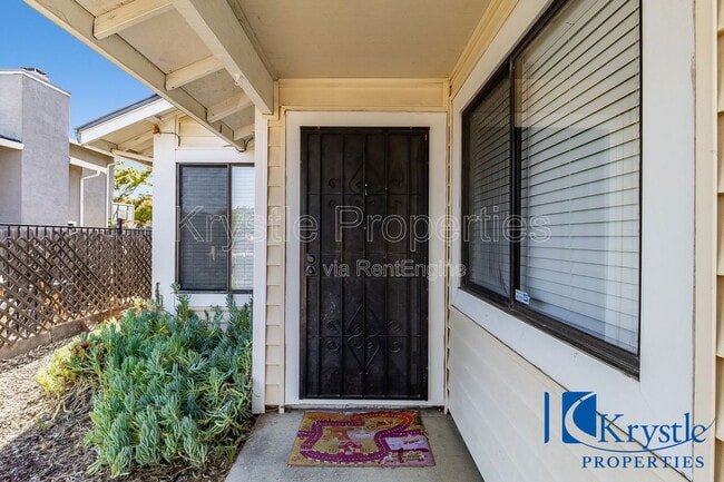 Building Photo - 1366 Matthew Dr