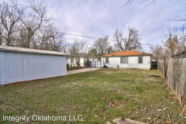 Building Photo - 2 br, 2 bath House - 3224 SW 47th St.
