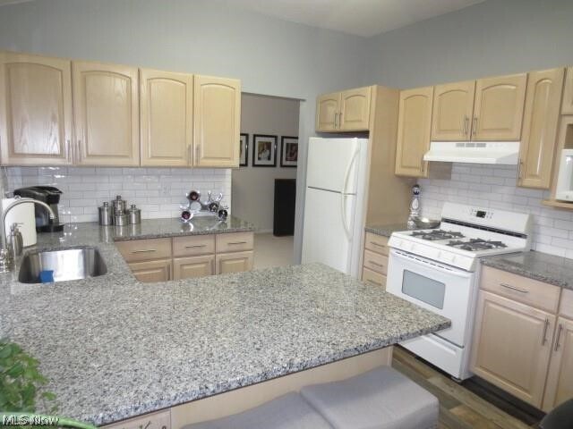 Foto del edificio - 6593 Forest Glen Ave