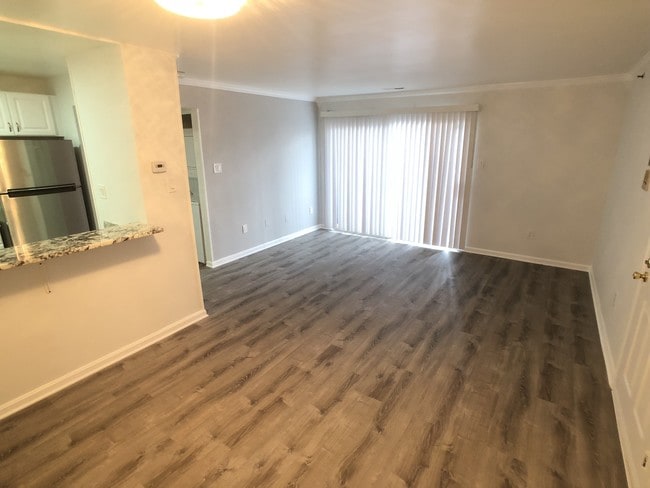 Building Photo - 1260 Sugarwood Circle, Unit 2 bedroom