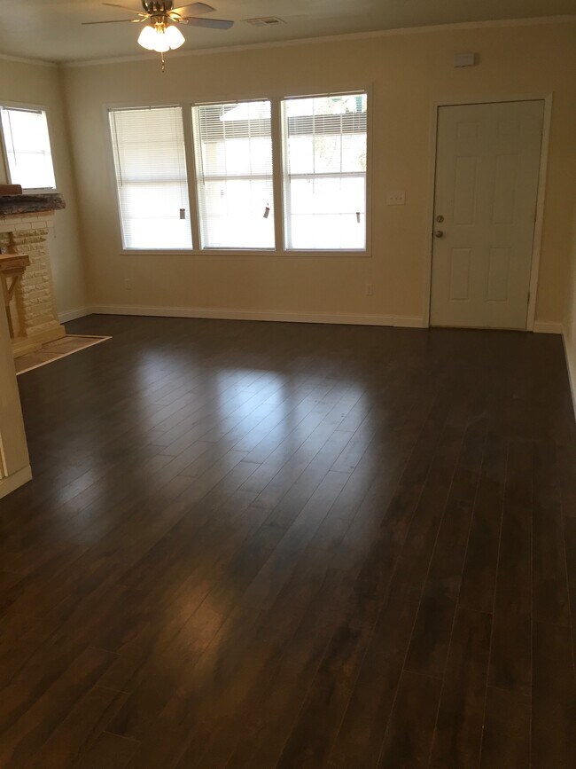1301 N Klein Ave, Oklahoma City, OK 73106 Townhome Rentals in