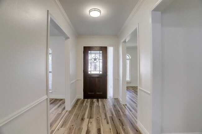 Building Photo - 2407 Del Norte St