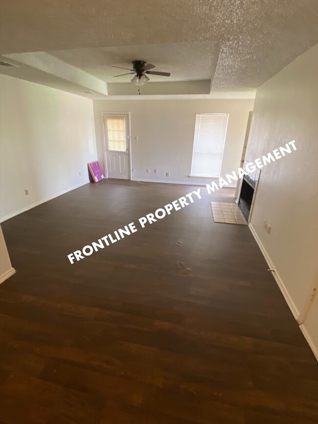 Building Photo - 3/2/2 North Richland Hills - Duplex