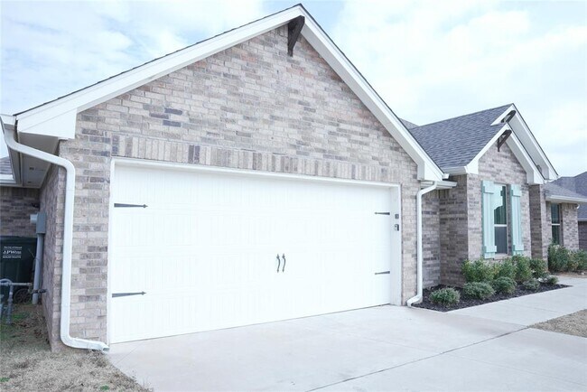 Building Photo - 5216 Bing Cir