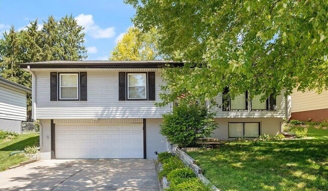 Building Photo - 9374 Maplewood Blvd