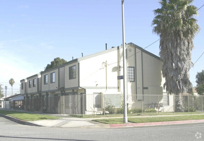 Building Photo - 22630 Harvard Blvd