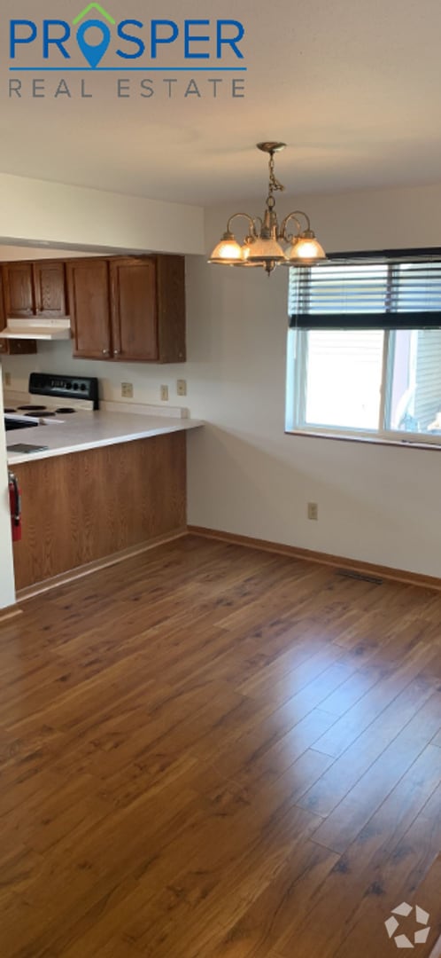 Building Photo - 1424 Truax Blvd