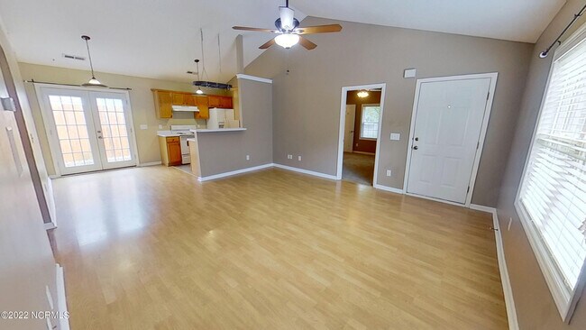 Building Photo - 811 Grathwol Dr
