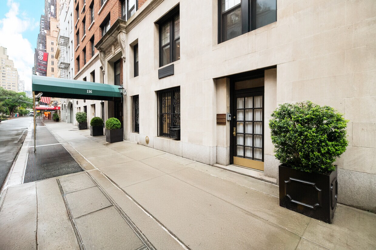 Foto principal - 116 E 63rd St