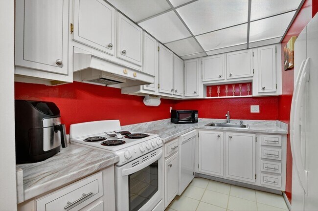 Foto del edificio - 555 SE 8th St