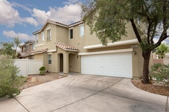 Building Photo - 9933 Carrizo Springs Ave