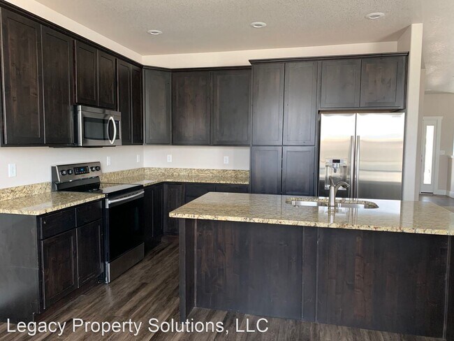 Building Photo - 5 br, 3 bath House - 1333 Alyssa Way