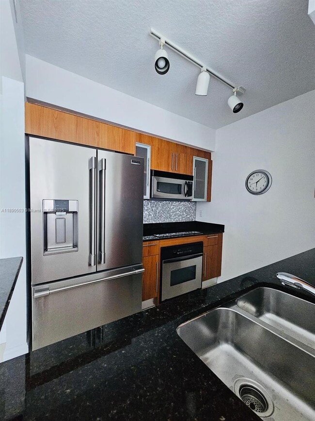 Building Photo - 335 S Biscayne Blvd