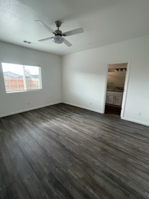 Foto del edificio - 3848 S Burke St