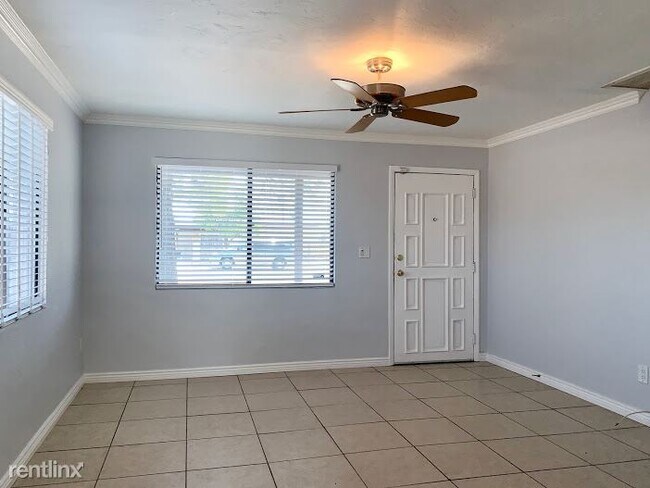 Building Photo - 3 br, 1 bath House - 4655 E 14th St