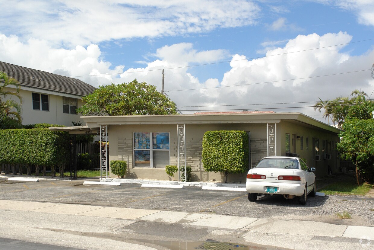 Foto del edificio - 4533 Bougainvilla Dr
