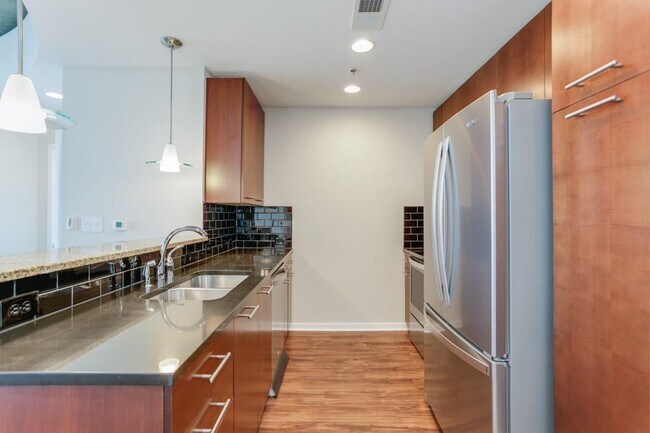 Building Photo - 3324 Peachtree Rd