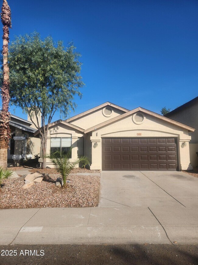 Foto del edificio - 802 E Rosemonte Dr