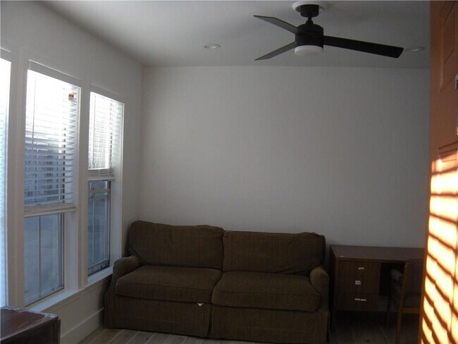 Building Photo - 2529 Rio Grande St