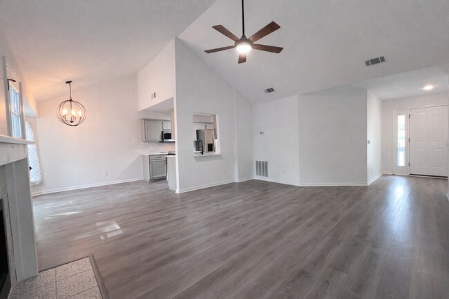 Foto del edificio - Charming 3BR/2BA home in Sugar Mill subdivision