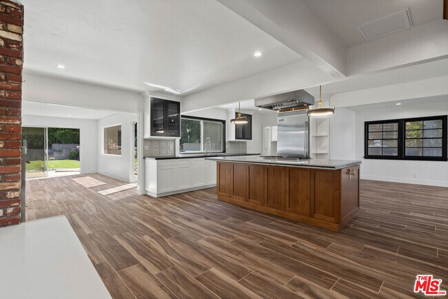 Foto del edificio - 5266 Veronica St