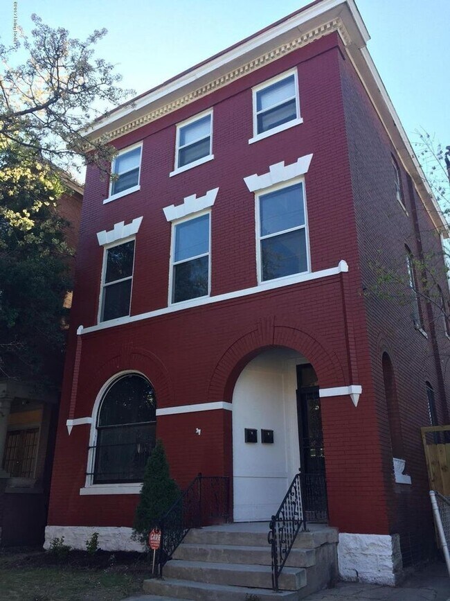 Building Photo - 1108 S 1st St