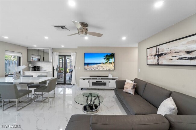 Foto del edificio - 659 108th Ave N