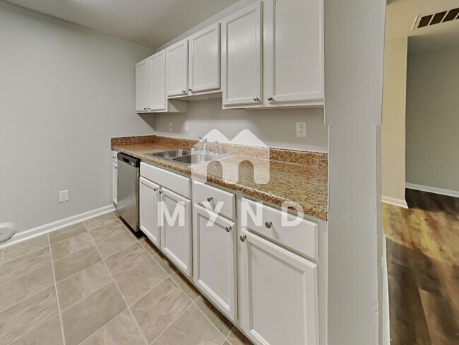 Foto del edificio - 548 Rose Ln