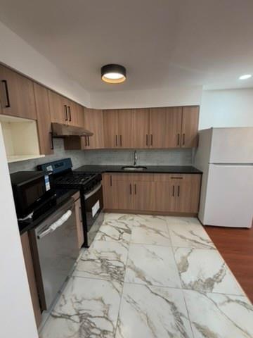 Foto del edificio - 56 Whitaker Pl
