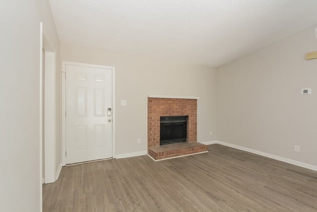 Building Photo - 5128 Glenview Ct