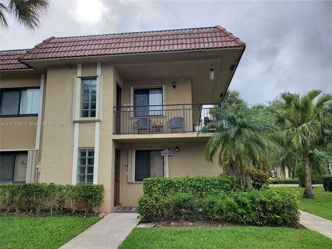 Foto del edificio - 350 Lakeview Dr