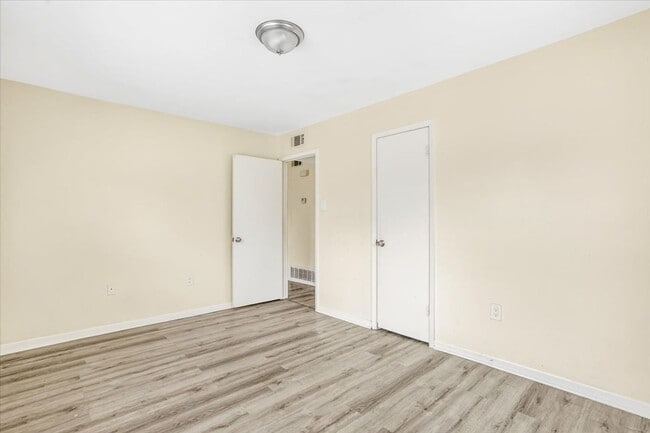 Foto del edificio - 2-Bedroom Apartment in Convenient Savannah Location