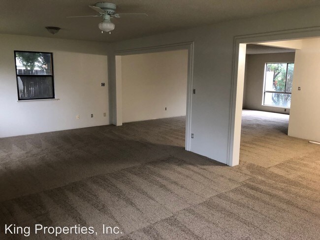 Building Photo - 4400 El Macero Dr