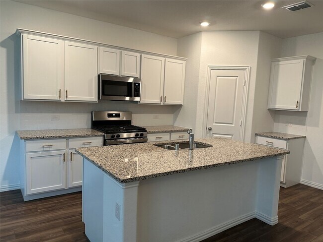 Building Photo - 768 Hawthorn St