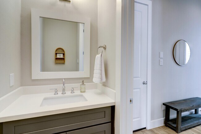 Foto del edificio - 4202 Gillespie St