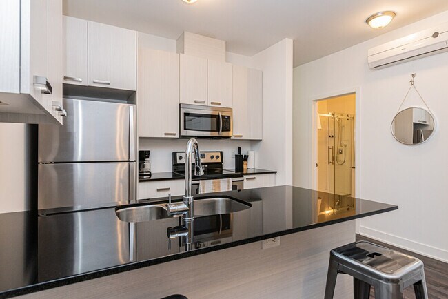 Building Photo - 3505 Rue De Bullion