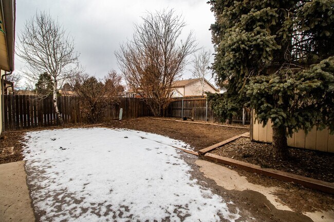 Foto del edificio - 5742 Stoney Pass Dr