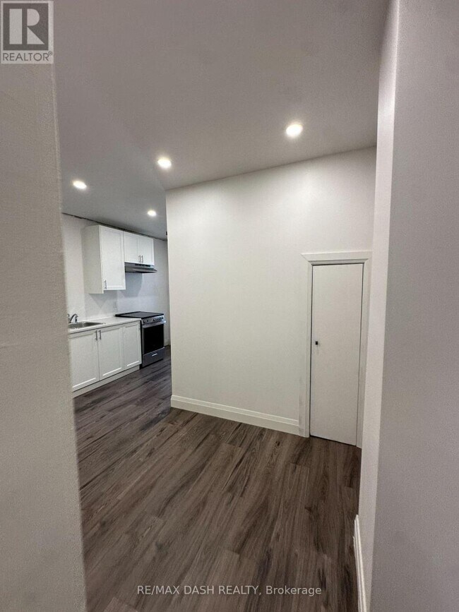 Photo du bâtiment - 565 Yonge St