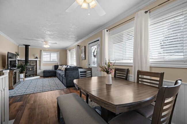 Foto del edificio - 428 Edwards Ave