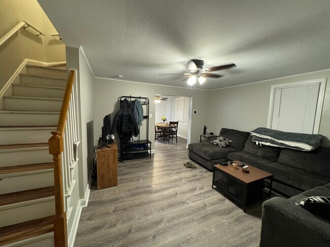 Building Photo - 1841 Darrich Dr