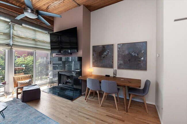 Foto del edificio - 2333 W Saint Paul Ave