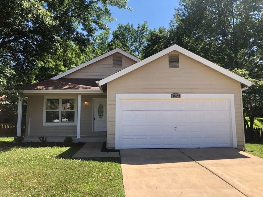 1529 Brittany Cove Dr, Cottleville, MO 63304 House Rental in