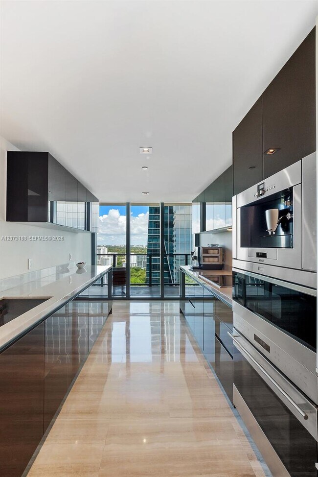 Building Photo - 1451 Brickell Ave